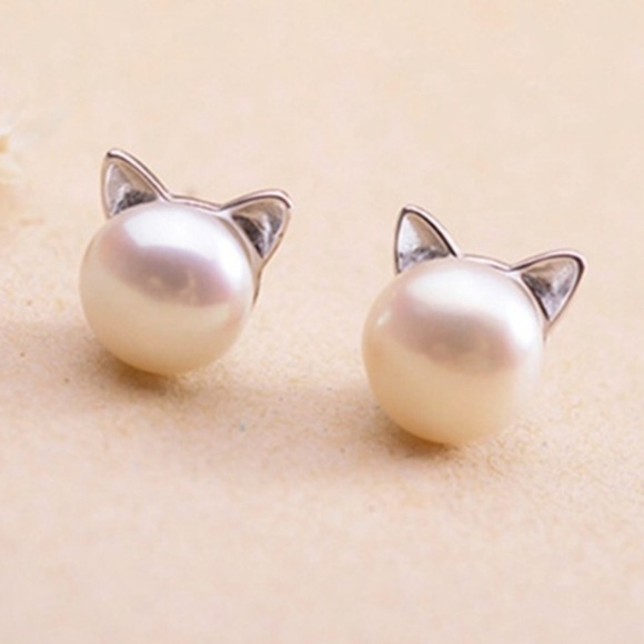 Jewelry - NWT Pearl Kitty Cat Earrings